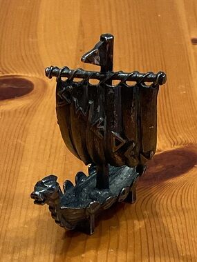 PEWTER SWEDEN VIKING LONG SHIP FIGURINE VINTAGE DRAGON BOW CURLED TAIL SHIELDS